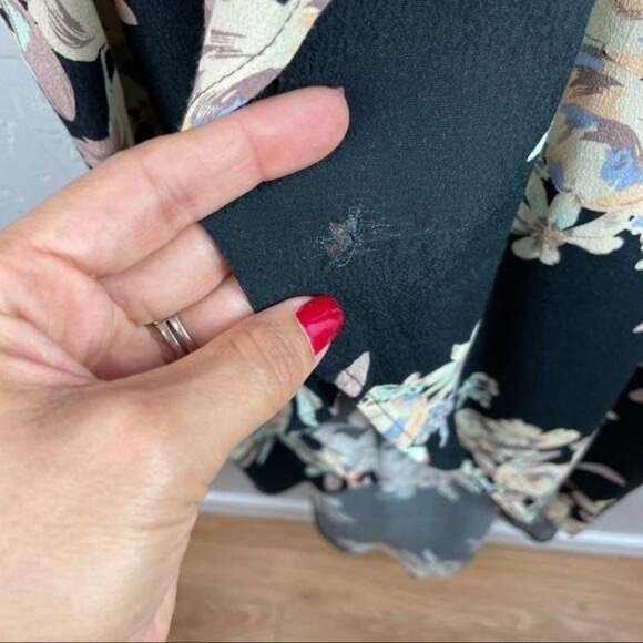 ASTR‎ The Label Black Floral Wrap Front High Low Dress V-Neck Women's Size Small - Picture 4 of 10